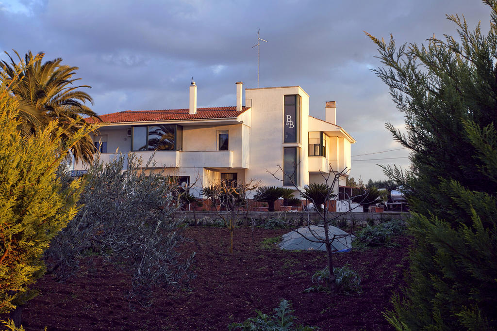 B&B Residenza Bianco Alle Grotte Di Castellana Кастеллана-Гротте Номер фото